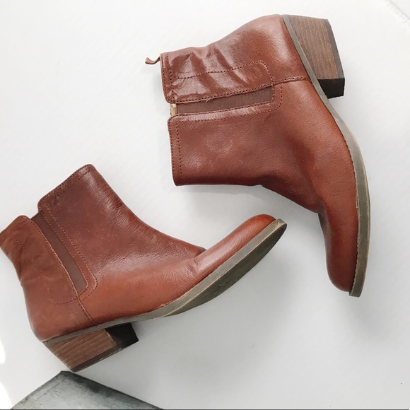 ‼️SOLD‼️Nine West Vintage American Cognac Booties - Picture 4 of 8